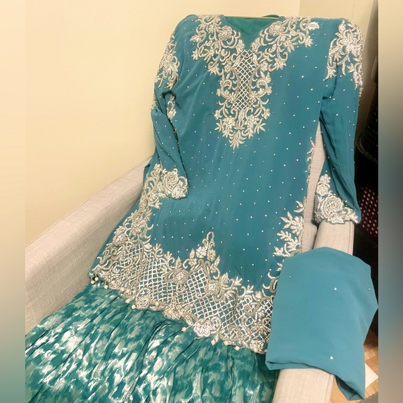 Luxury Bridal Pakistani/ Indian Dress - Picture 4 of 13